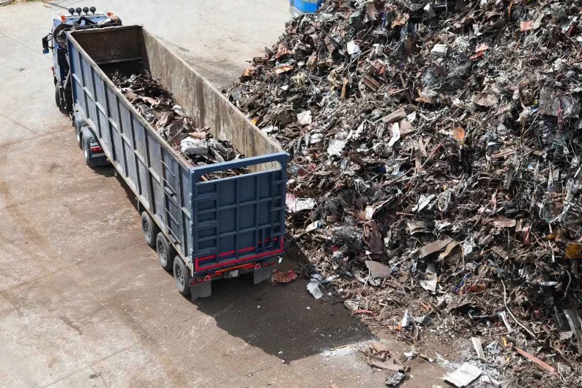 Scrap metal weighing and processing at Stort Mill Recycling - competitive prices and same-day payment