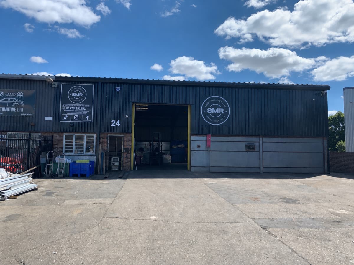 Scrap metal weighing and processing at Stort Mill Recycling - competitive prices and same-day payment